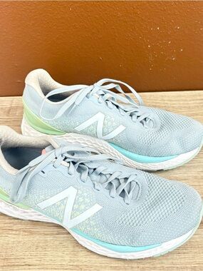 Balance Women's Fresh Foam X 880 Size Blue/green Size 9